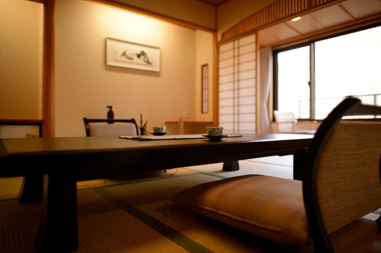 Iizaka Onsen Surikamitei Ohtori Hotel Fukushima  Buitenkant foto