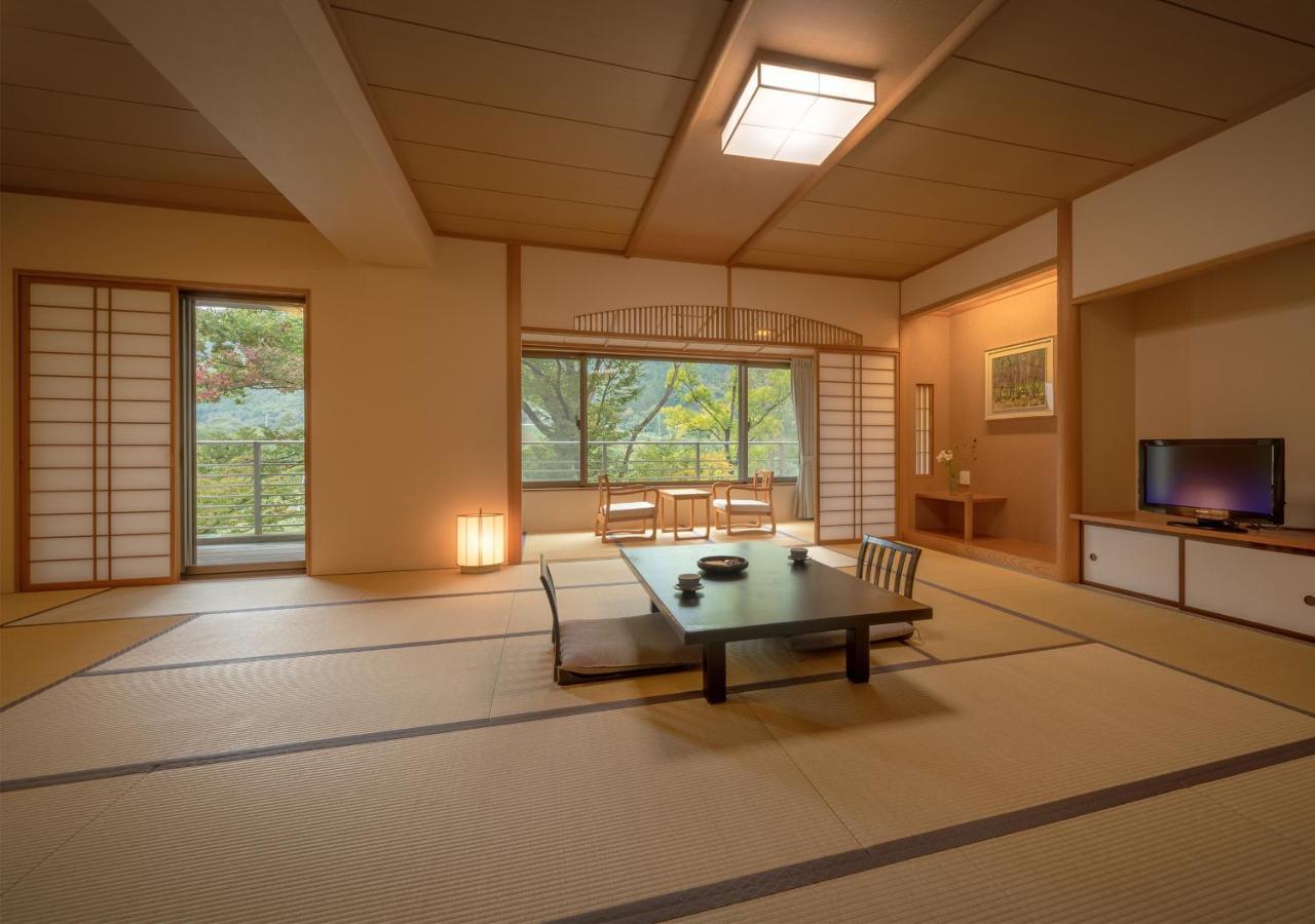 Iizaka Onsen Surikamitei Ohtori Hotel Fukushima  Buitenkant foto